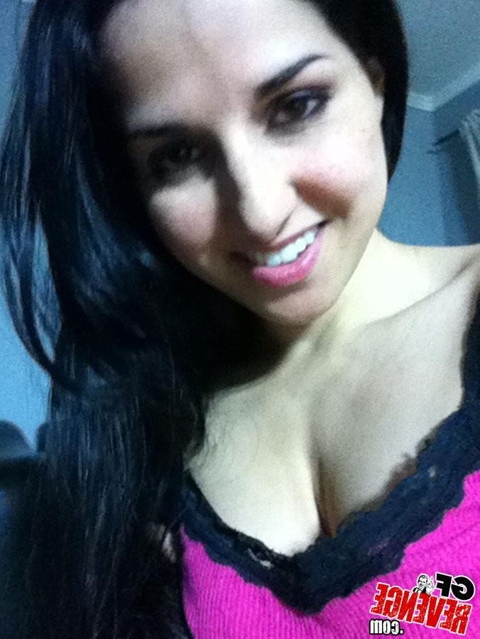 15P Amateur teen GF shoots herself masturbating nude