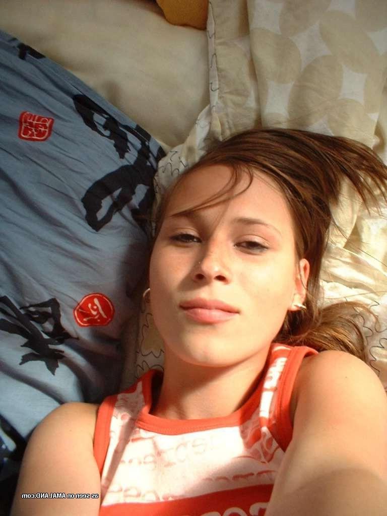 15P Amateur teen girlfriend poses for and fucks her BF