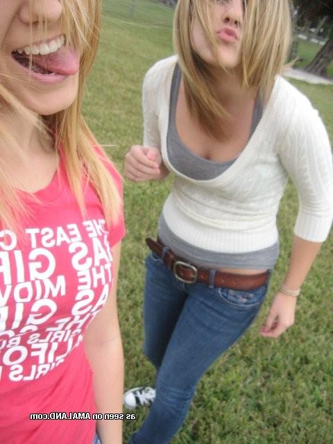 15P Assorted private amateur teen girlfriend snapshots