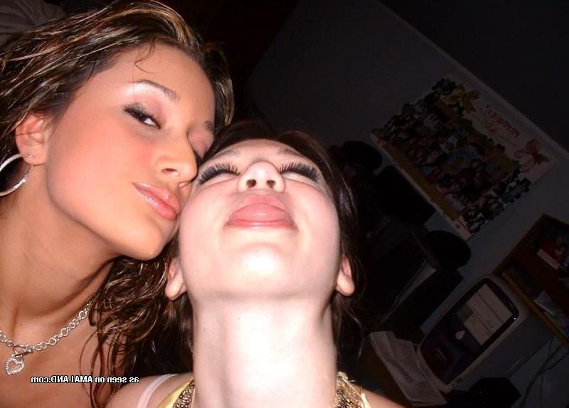 15P Assorted private amateur teen girlfriend snapshots