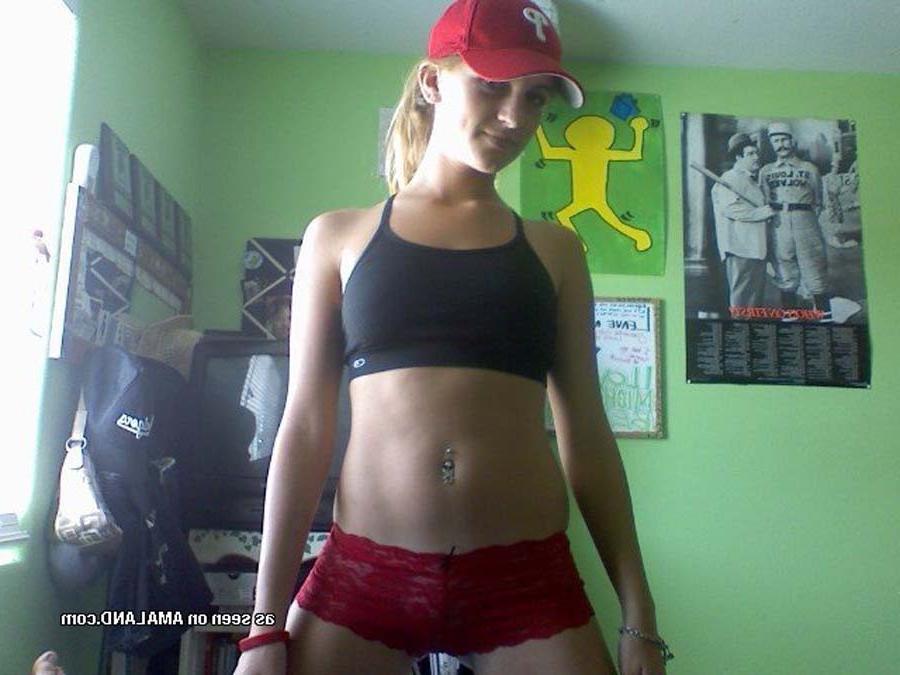 15P Amateur teen girlfriends teasing naked on bed
