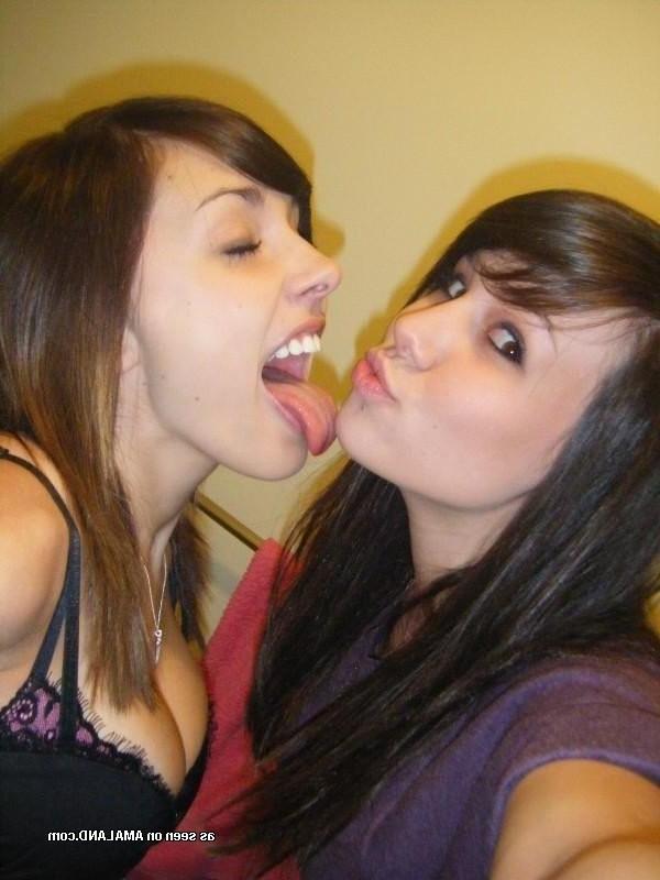 15P Assortment of amateur teen girlfriend cutie pies in homemade pix