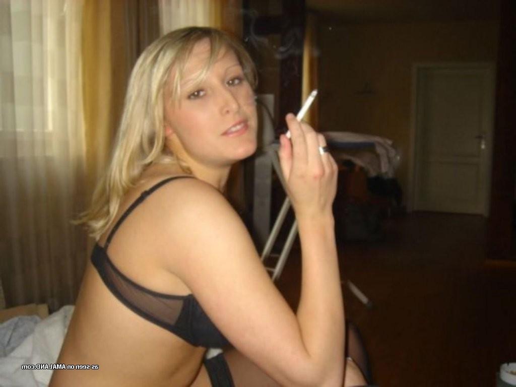 15P Bisexual amateur teen girlfriends sharing cock in homemade pix