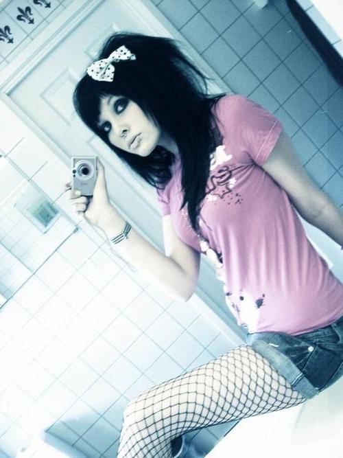 15P Selfshot emo amateur teen girlfriends teasing