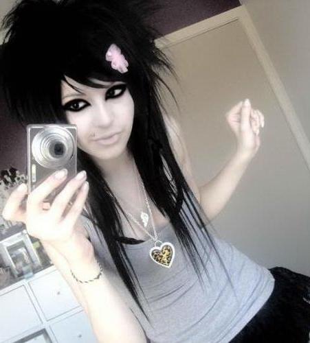 15P Selfshot emo amateur teen girlfriends teasing