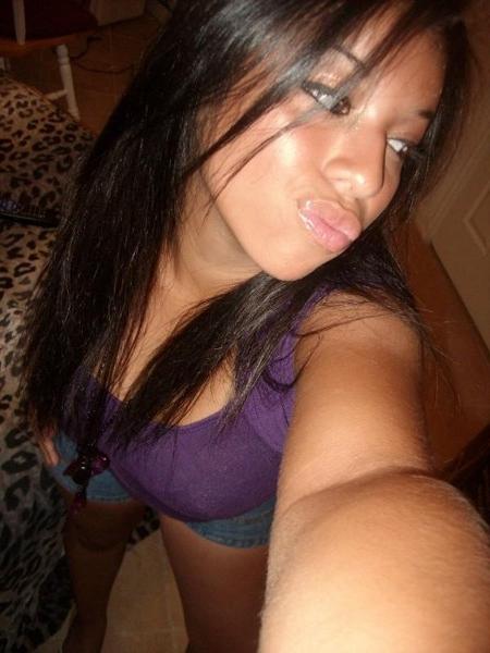 15P Selfshot emo amateur teen girlfriends teasing