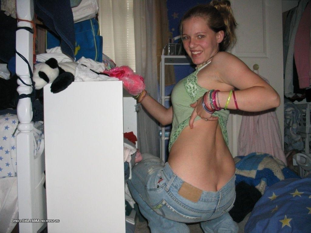 15P Foxy barely legal amateur teen girlfriends teasing