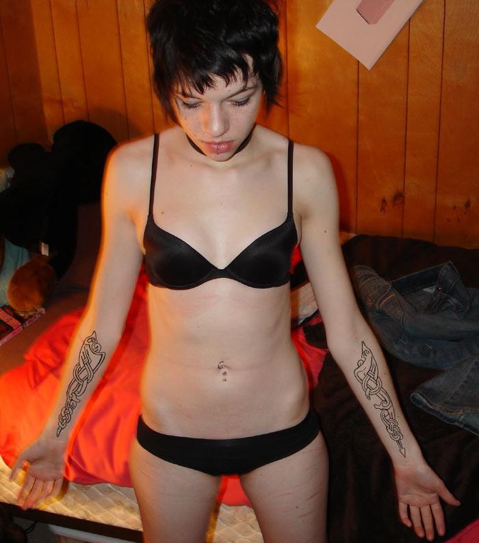 15P Cute pierced and tattooed amateur teen girlfriends