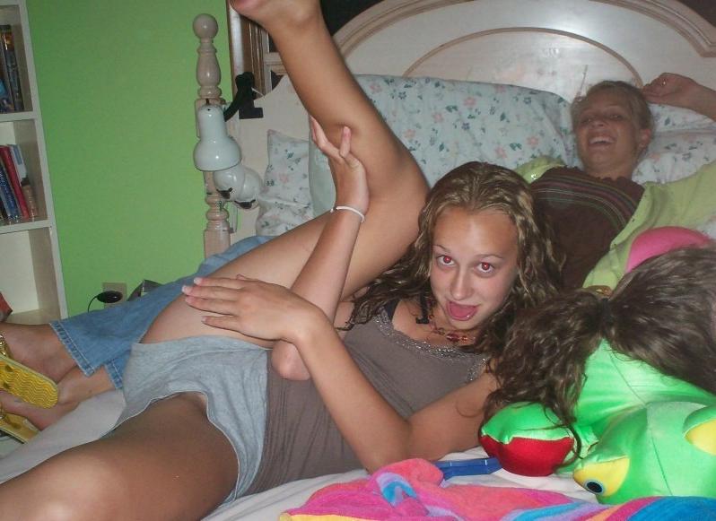 15P Seductive amateur teen girlfriends strip and pose