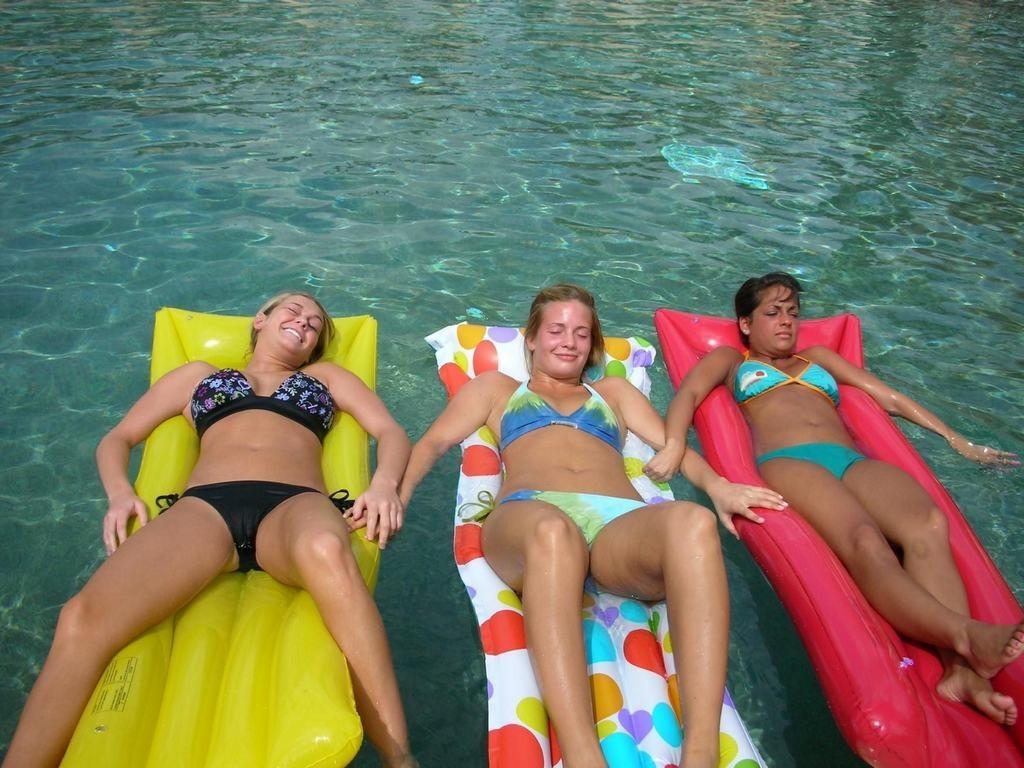 15P Innocent amateur teen girlfriends in homemade pix