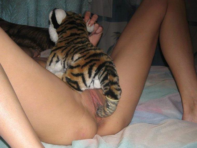 15P Assorted cute amateur teen girlfriends teasing in homemade pix