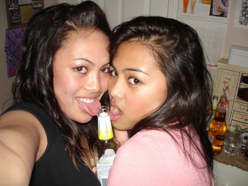 15P Self shooting amateur teen girlfriends show tits in homemade pix