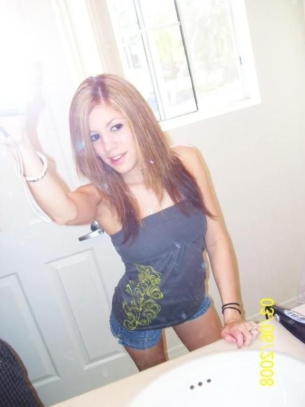 15P Self shooting amateur teen girlfriends show tits in homemade pix