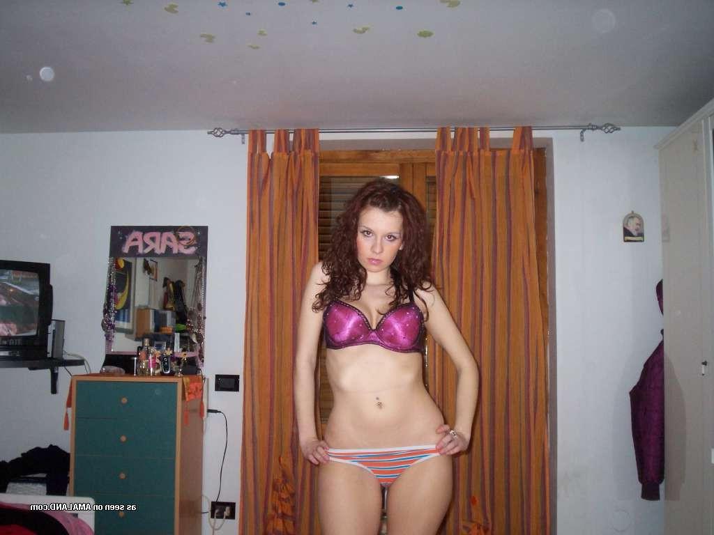 15P Seductive amateur teen girlfriends showing ass in homemade pix