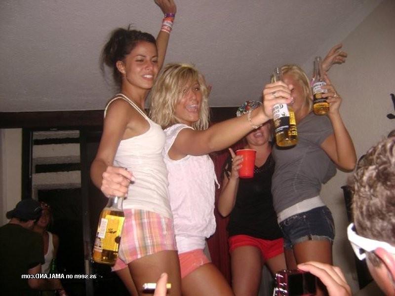 15P Drunk and horny amateur teen girlfriends partying