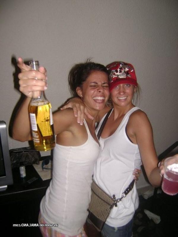 15P Drunk and horny amateur teen girlfriends partying