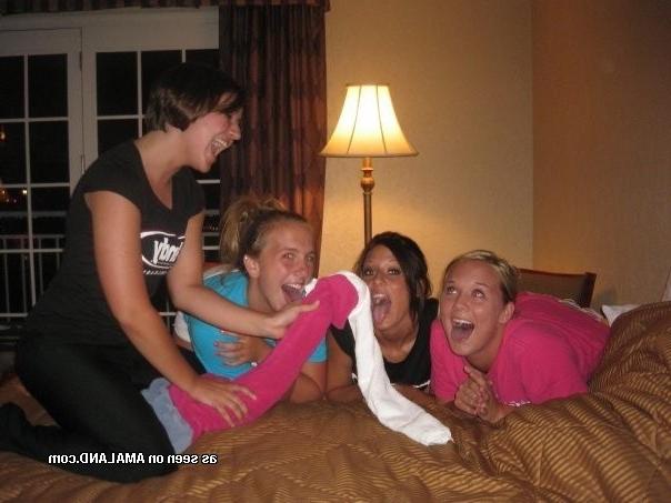 15P Drunk and horny amateur teen girlfriends partying