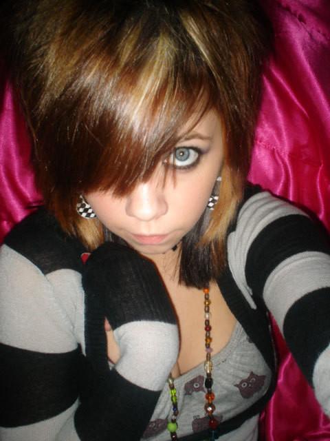 15P Alternative amateur teen girlfriends pose for homemade snapshots