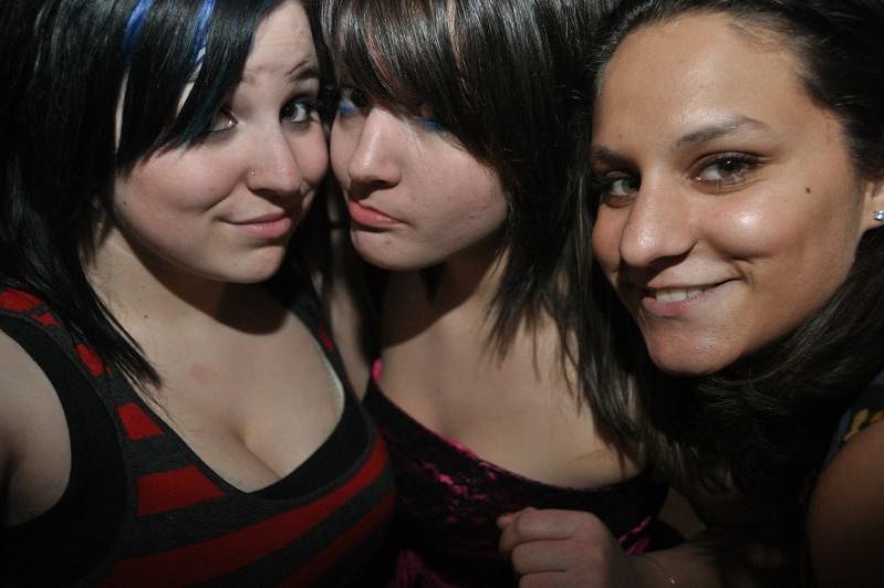 15P Alternative amateur teen girlfriends pose for homemade snapshots