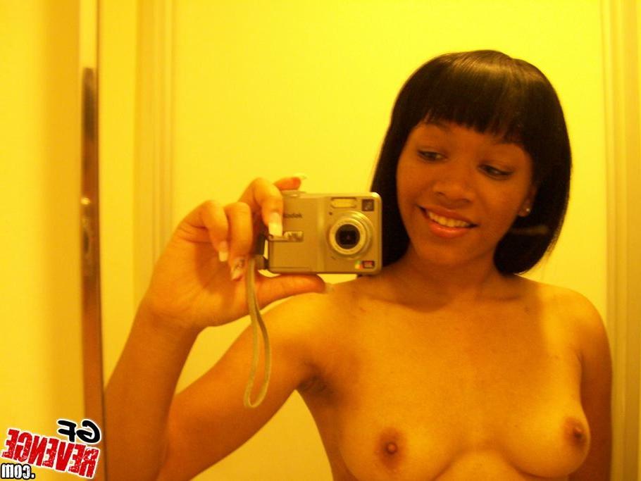 15P Amateur teen girlfriends show off in homemade pix
