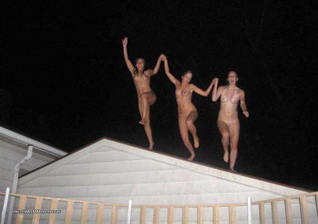15P Drunk amateur teen girlfriends party naked in pool