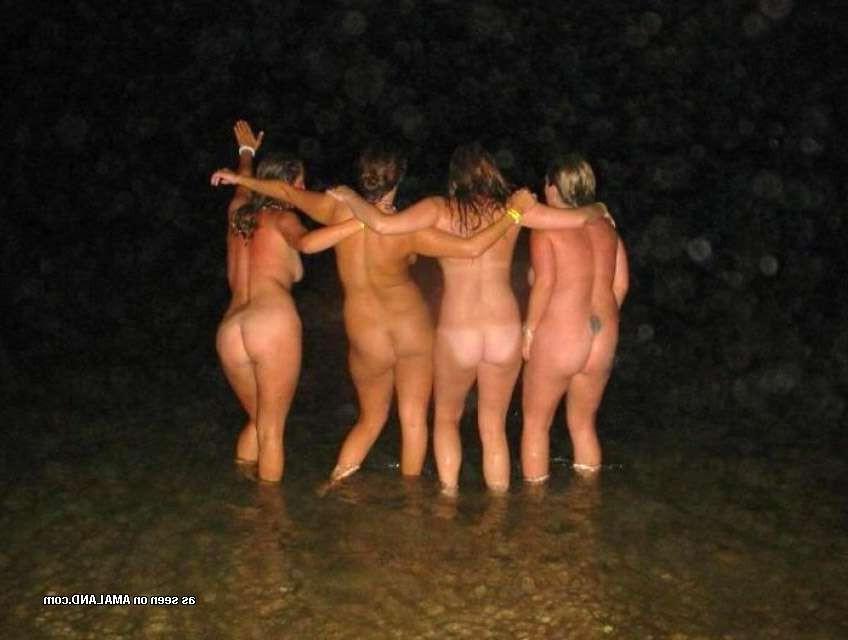 15P Drunk amateur teen girlfriends party naked in pool
