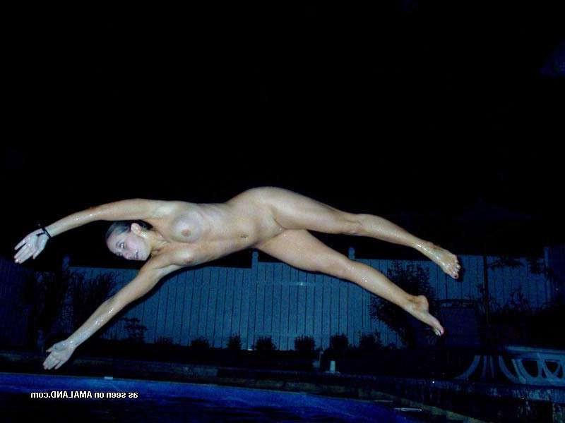 15P Drunk amateur teen girlfriends party naked in pool