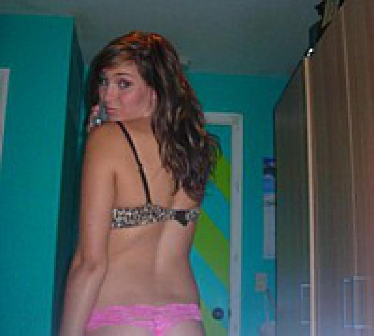 16P Amateur pics of horny babes being caught doing nasty things