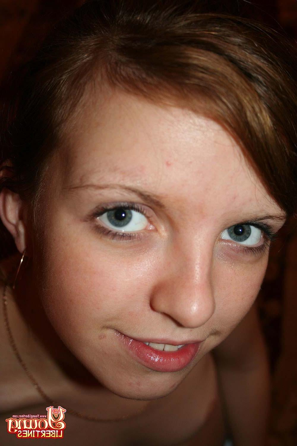 16P Amateur teen girl making faces