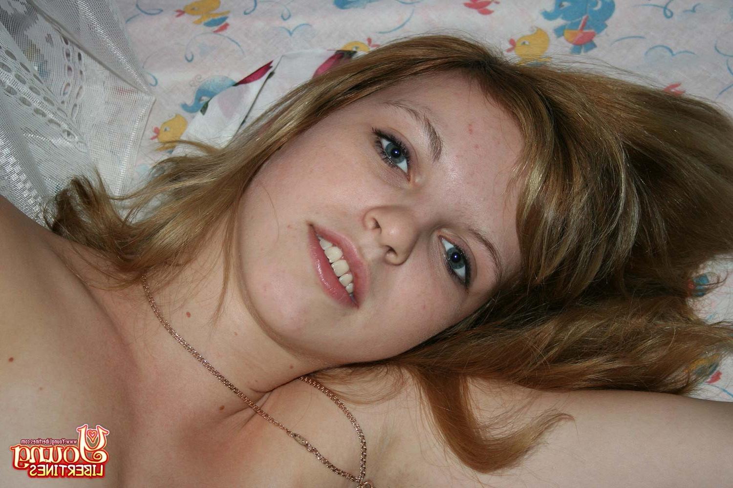 16P Amateur-Teenager-Selfshots