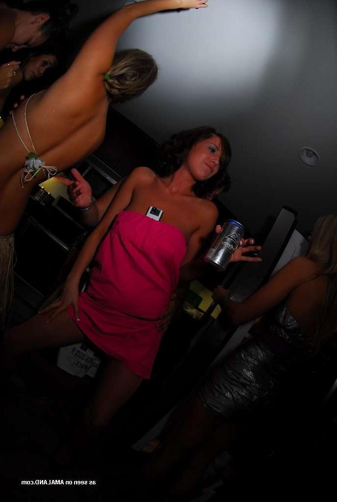 15P Real amateur teen girlfriends party while drunk in homemade pix