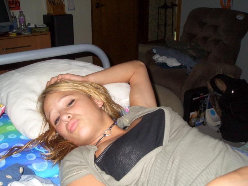 15P Amateur teen girlfriend gets pussy licked n fucked