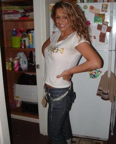 15P Beautiful amateur teen stripping and teasing with no shame