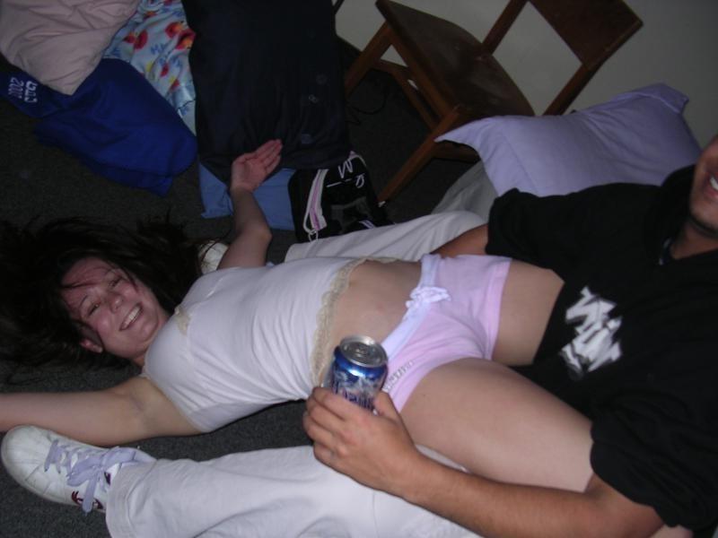 15P Homemade drunk amateur teen girlfriends party nude til they puke