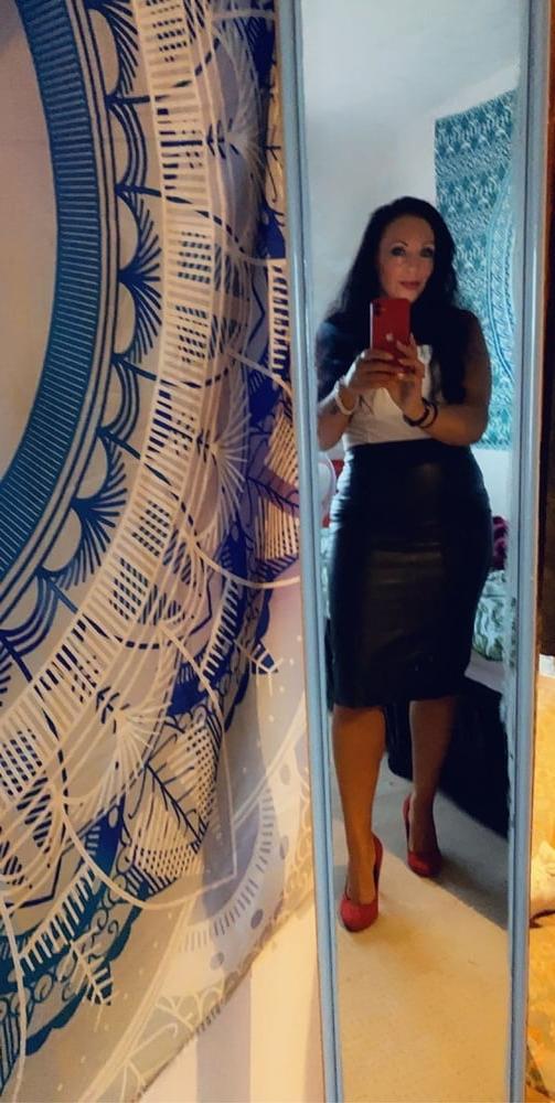 25P Natasha, sexy UK MILF Slut
