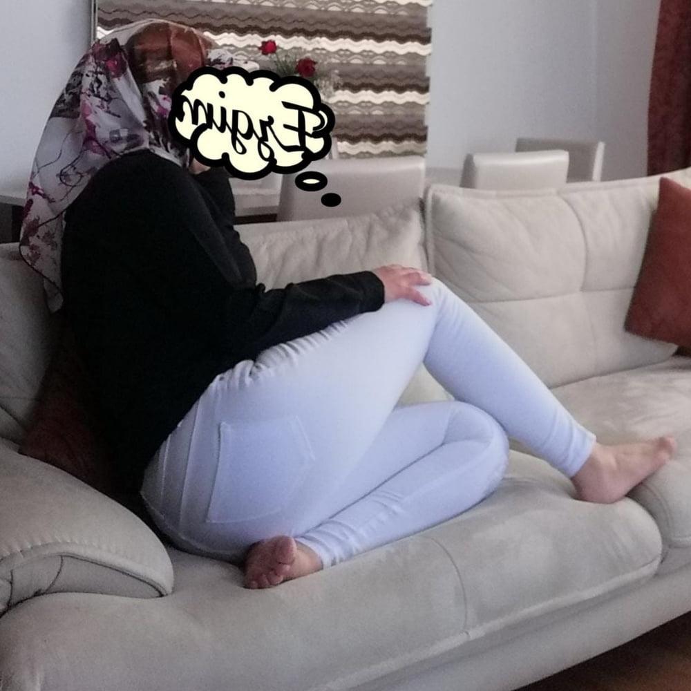 25P Turkish MILFS Mom Ev Hanimi Ezgi Mama Turkey Mom