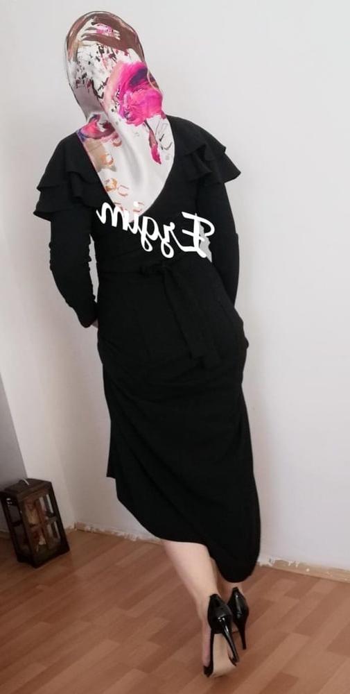 25P Turkish MILFS Mom Ev Hanimi Ezgi Mama Turkey Mom
