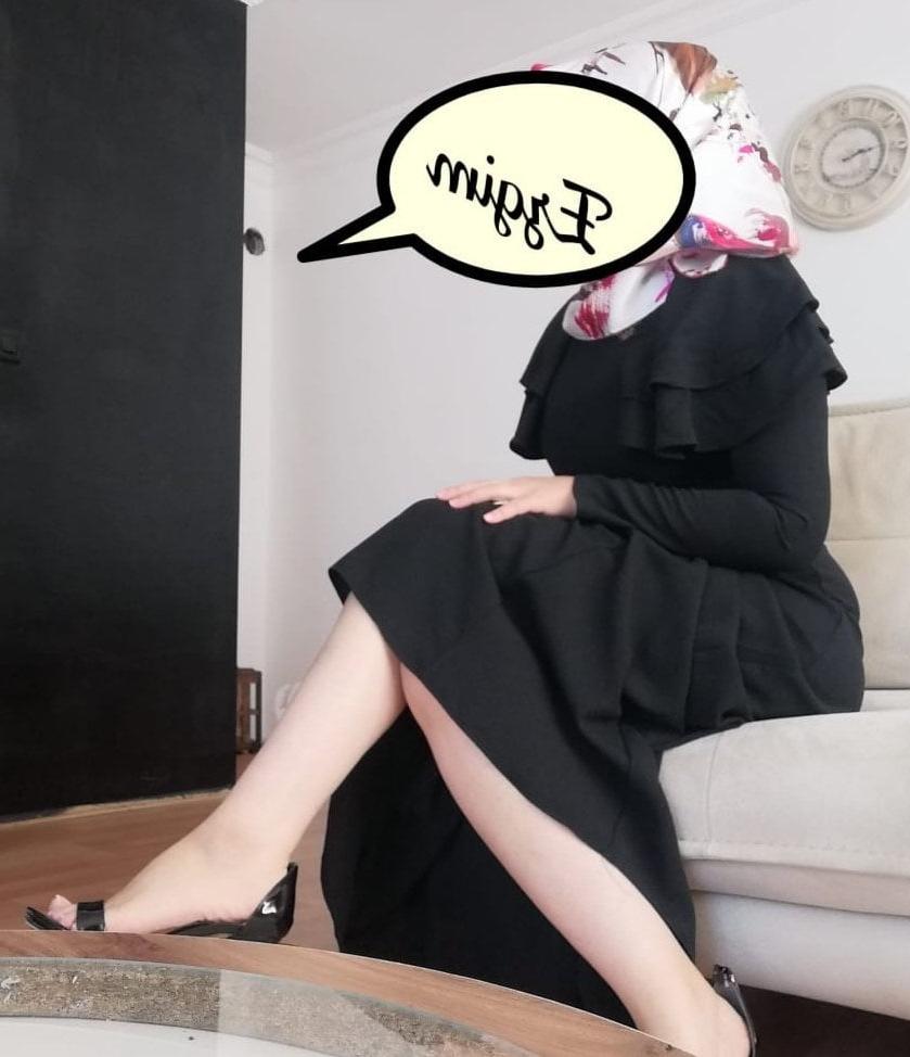 25P Turkish MILFS Mom Ev Hanimi Ezgi Mama Turkey Mom