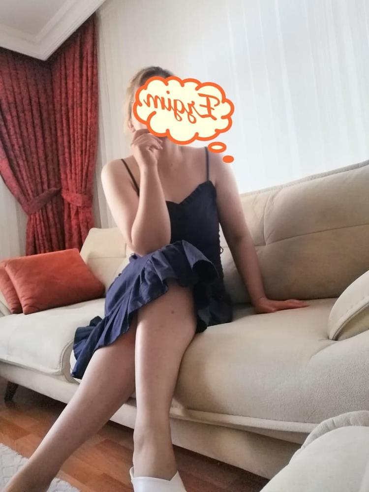 25P Turkish MILFS Mom Ev Hanimi Ezgi Mama Turkey Mom