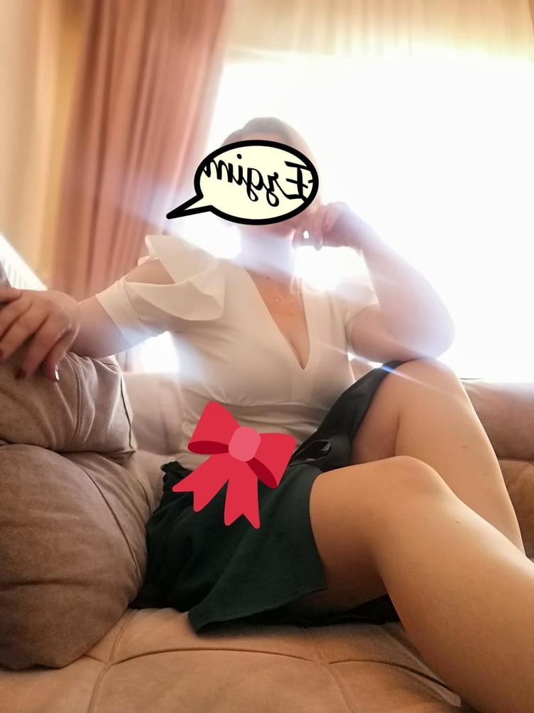 25P Turkish MILFS Mom Ev Hanimi Ezgi Mama Turkey Mom