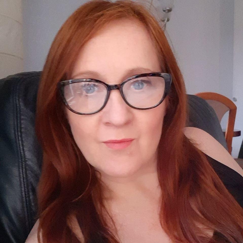 25P Hot Redhead Slut