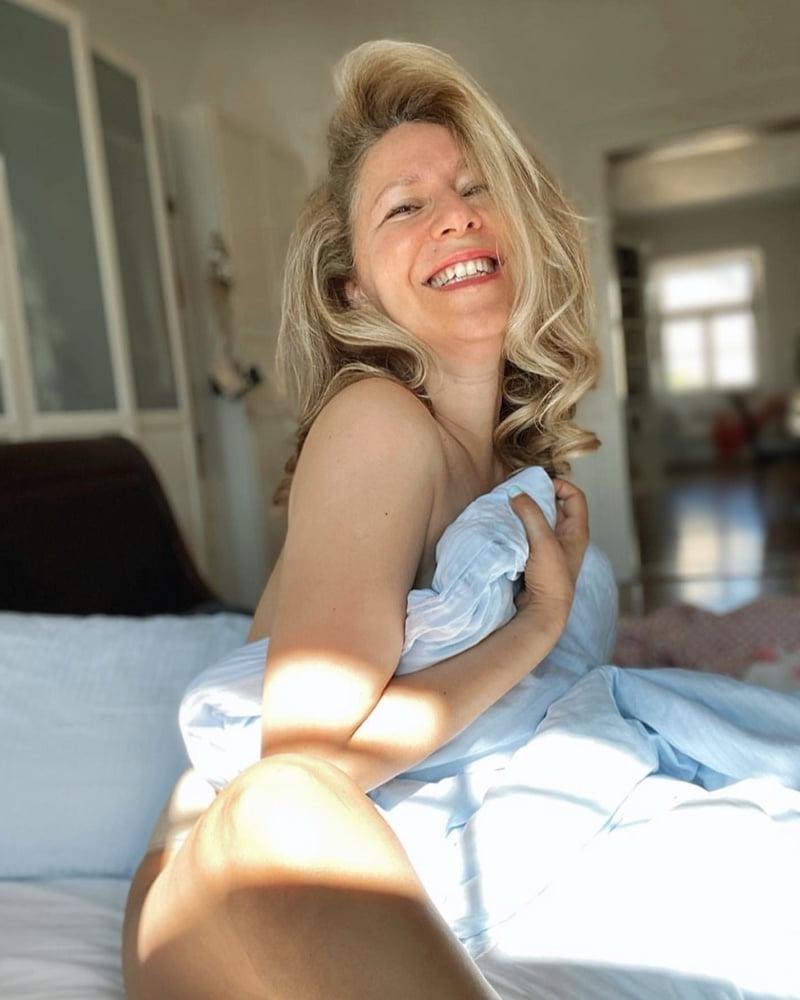 25P Married, Mature, Sexy Mom