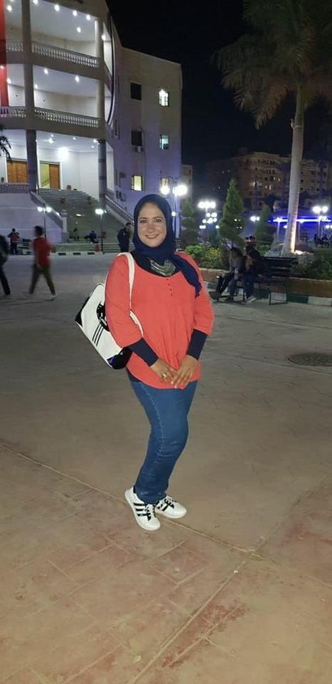 25P Hanaa - muslim hijabi hot egyptian lawyer