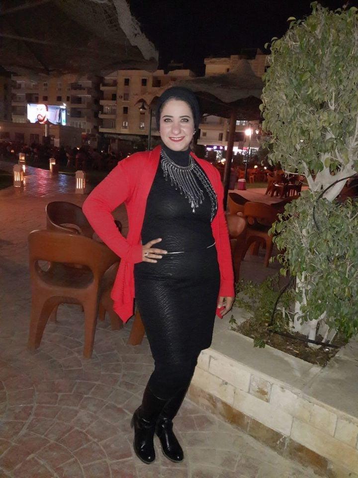 25P Hanaa - muslim hijabi hot egyptian lawyer