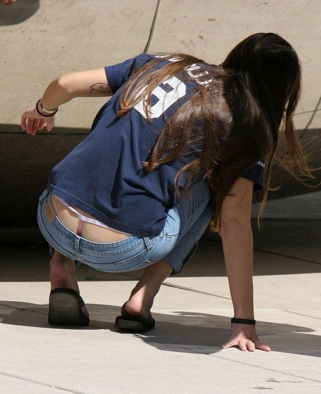 25P Candid young slut : thong VI