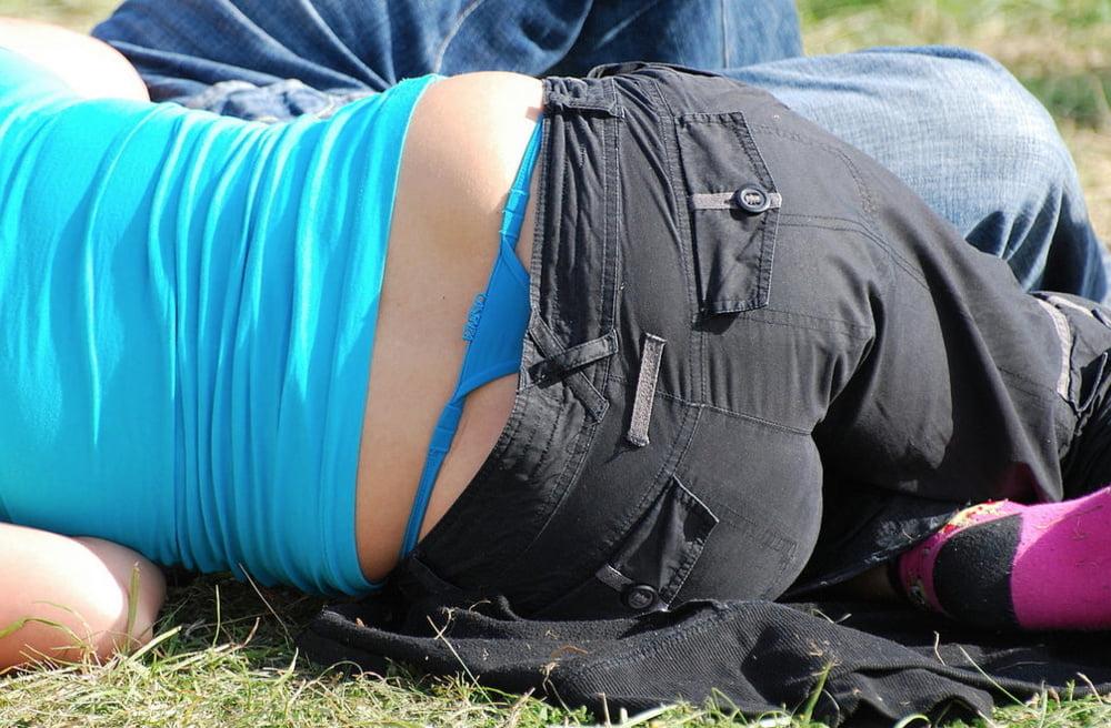 25P Candid young slut : thong VI