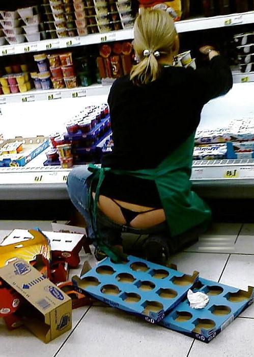 25P Candid young slut : thong VI