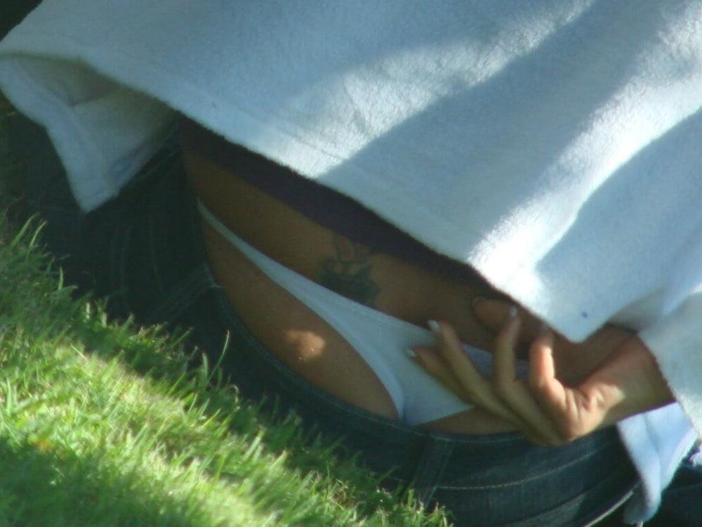25P Candid young slut : thong VI