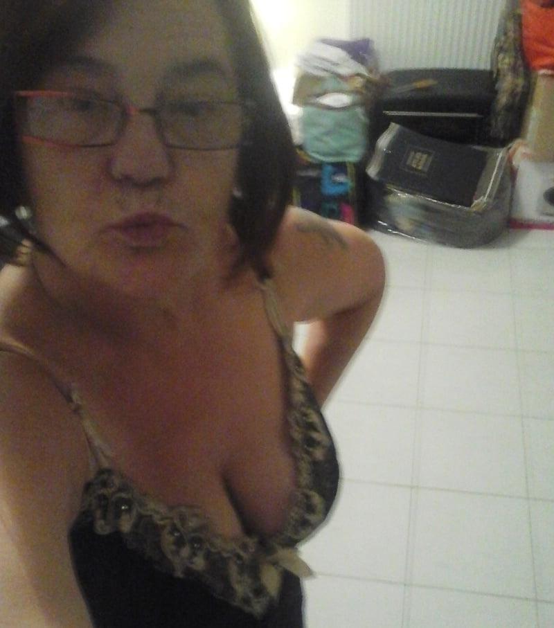 8P salope slut