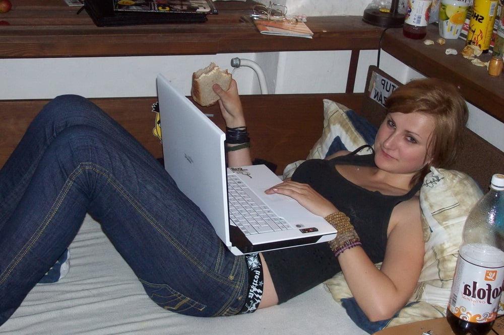25P Web Slut Nicole